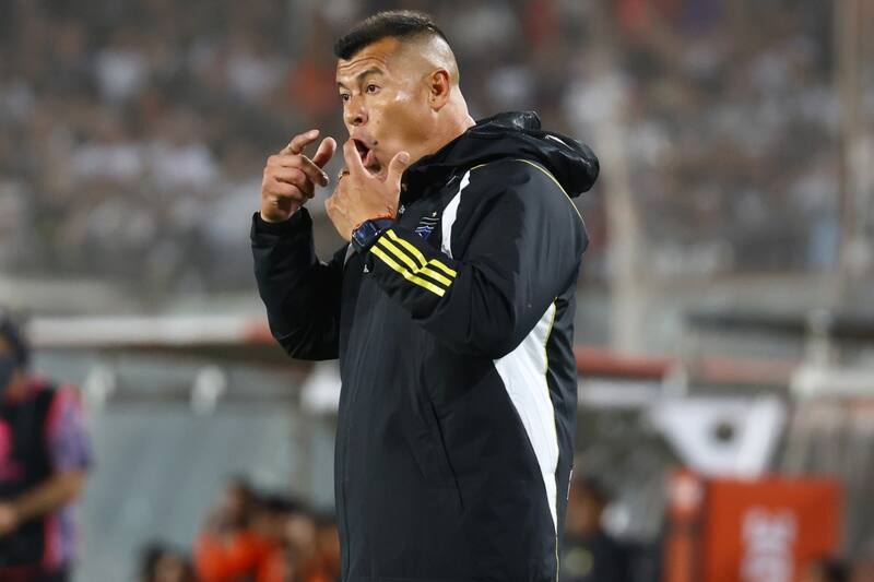 Jorge Almirón y su momento de furia.