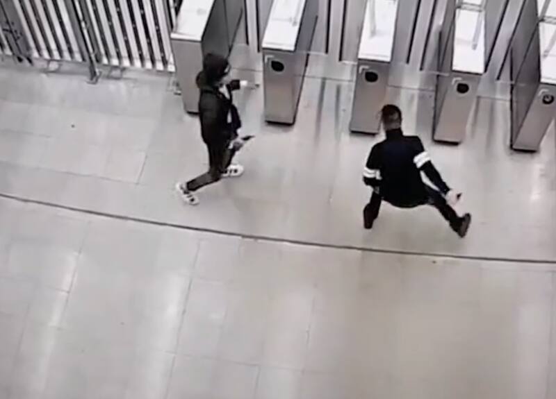 Esta semana, en el Metro Bío Bío, dos sujetos que concretaban una venta, protagonizaron una balacera.