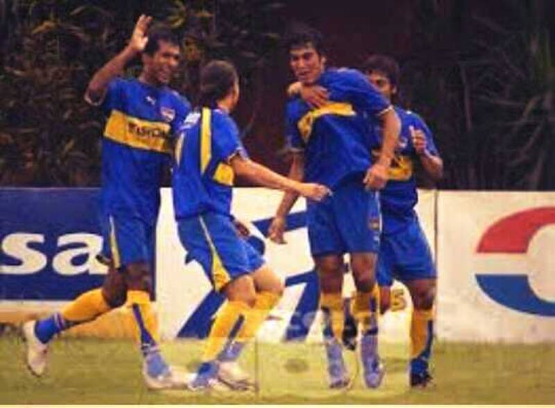 Darío Lezcano jugando por Sportivo Trinidense.