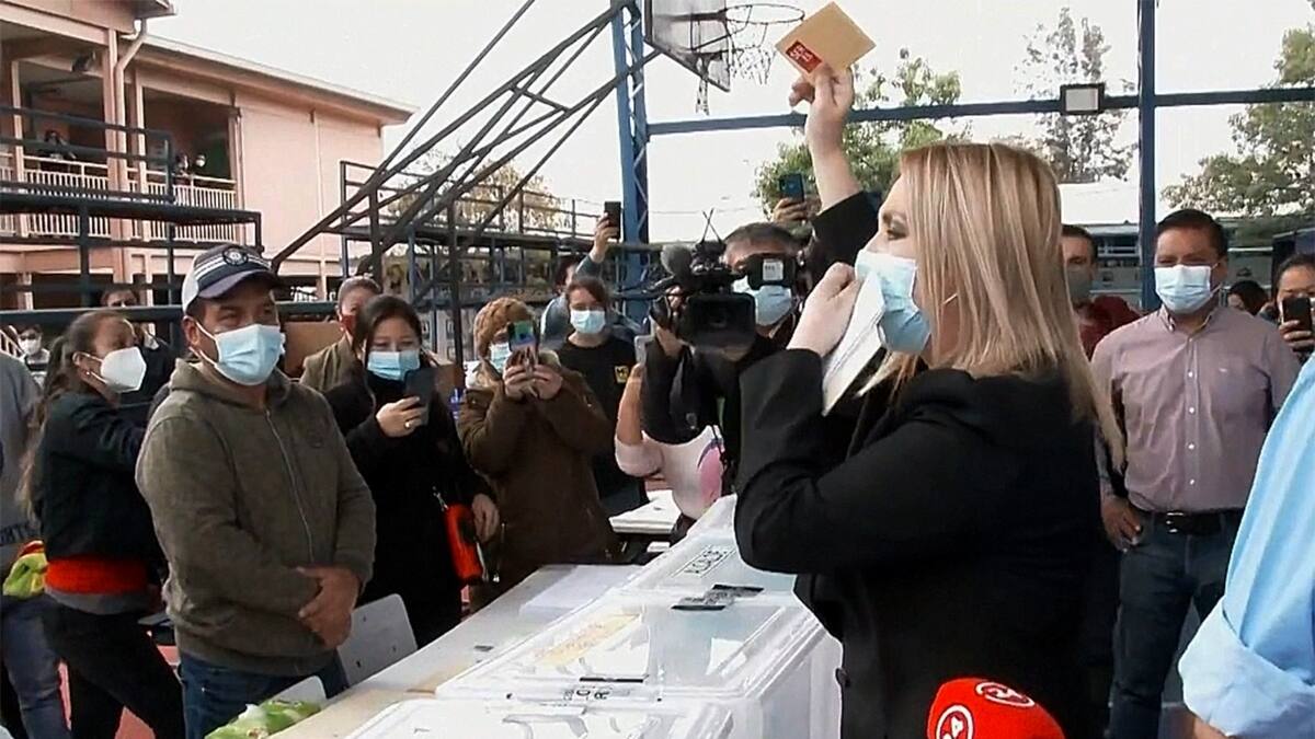 Elecciones 2021: De Jadue a Mañalich repudian insultos de Jiles al Presidente Piñera