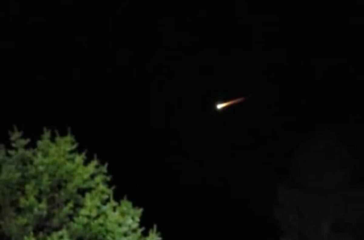 VIDEO | ¿Será la nube voladora? Registran misteriosa bola de fuego atravesando el cielo de Chiloé