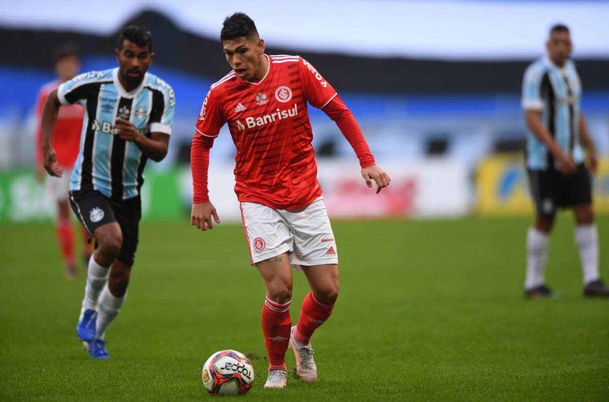 Carlos Palacios se llenó de elogios pese a la derrota del Inter en la final del Campeonato Gaúcho en Brasil