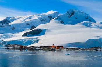 Gran impulso para Chile: aprueban estudio para cable submarino de fibra óptica que conectaría con la Antártica