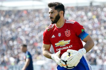 Johnny Herrera estalla con posible refuerzo de la U: “Tiene 38 años… en ese caso, vuelvo a jugar yo”