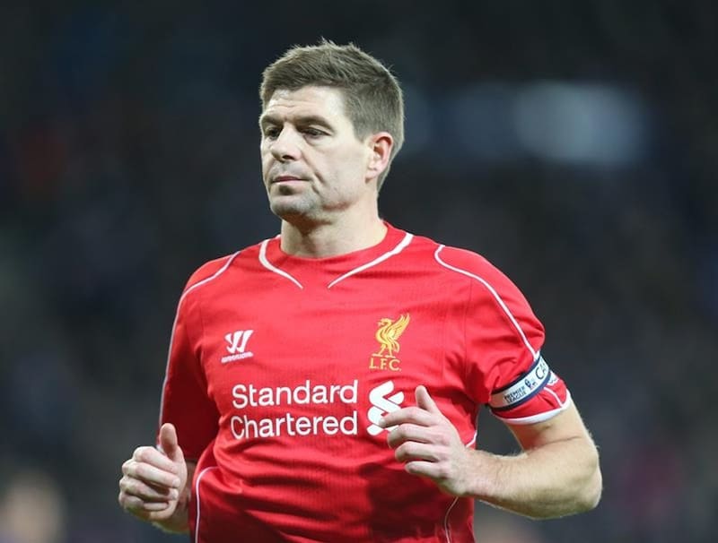 Esteban Pavez confesó que su máximo ídolo en el fútbol es Stevan Gerrard, otrora futbolista del Liverpool. Foto: EFE.