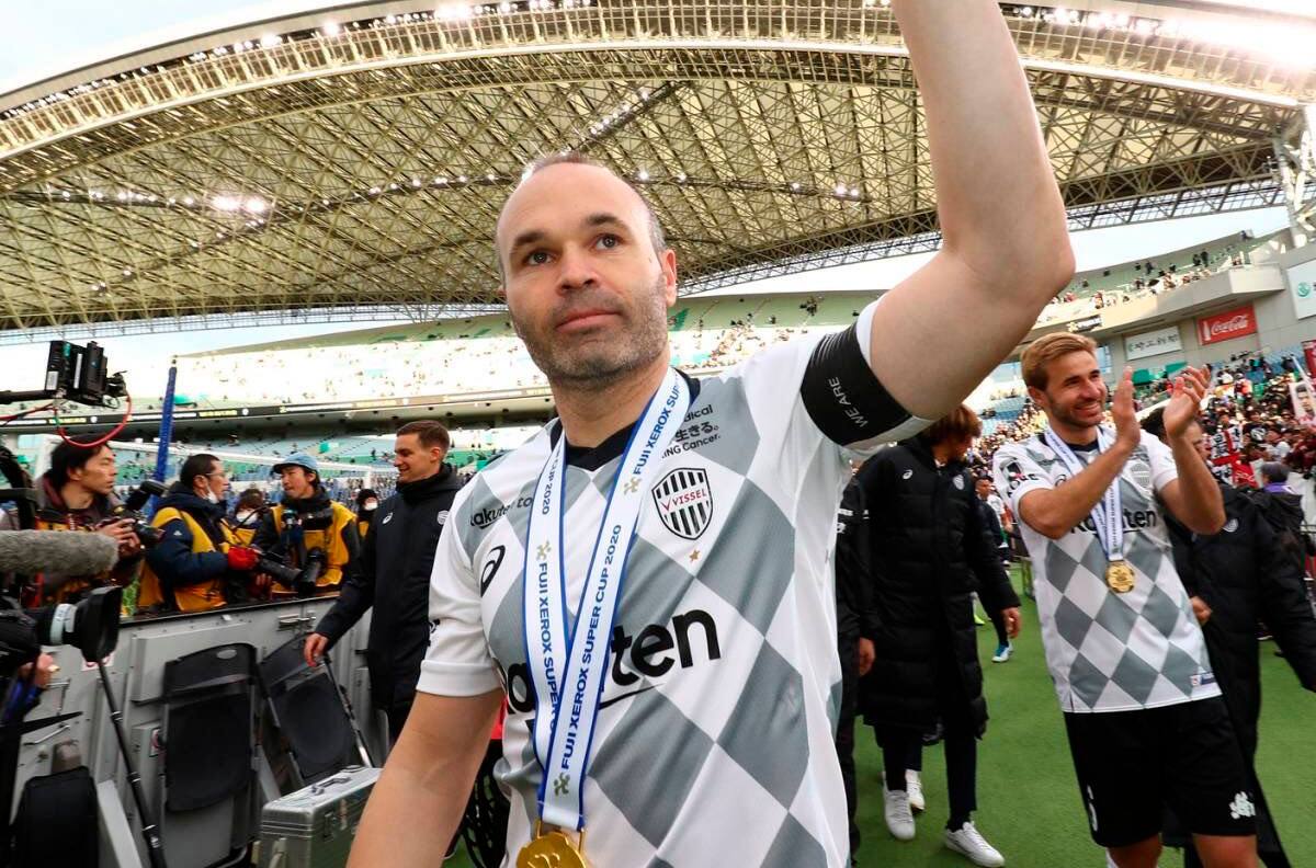 El agradecimiento de los funcionarios de hospital de Albacete a Andrés Iniesta