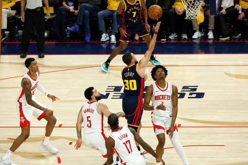 . Ambos cuadros animan una serie de miedo. Foto: EFE.