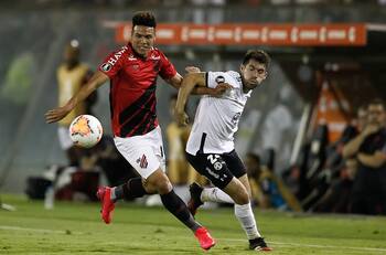 "Cóndor" Rojas advirtió a Colo Colo sobre los peligros del Athlético Paranaense