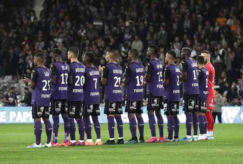 El equipo había descendido a la Ligue 2 y fue puesto en venta. Comolli aprovechó las ventajas comparativas del club para echar a andar su plan de data.