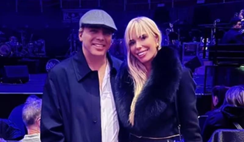 Cristián Castro presenta a su nueva novia.