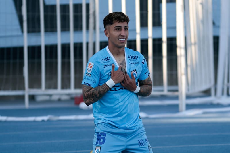 El volante viene de jugar a préstamo en Deportes Iquique. Foto: Aton.