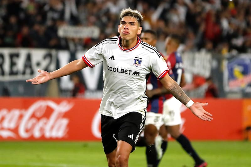 Carlos Palacios anotó de penal el único gol de Colo Colo en el triunfo por 1-0 ante Monagas en el Estadio Monumental de Santiago. (Foto: Agencia Aton)