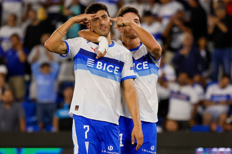 Los Cruzados se quedaron con el triunfo en el Claro Arena.