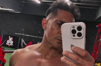 Pato Laguna tuvo que pedirle ayuda a Anita Alvarado para iniciar este sensual emprendimiento solo para mayores