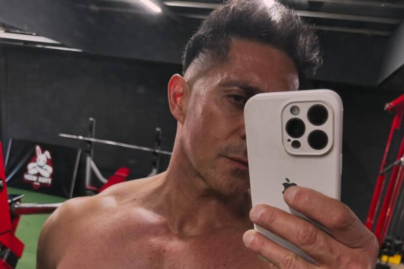 se metió al mundo del Arsmate.