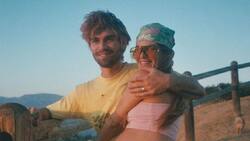 KJ Apa de "Riverdale" se convirtió en padre junto a su pareja Clara Berry