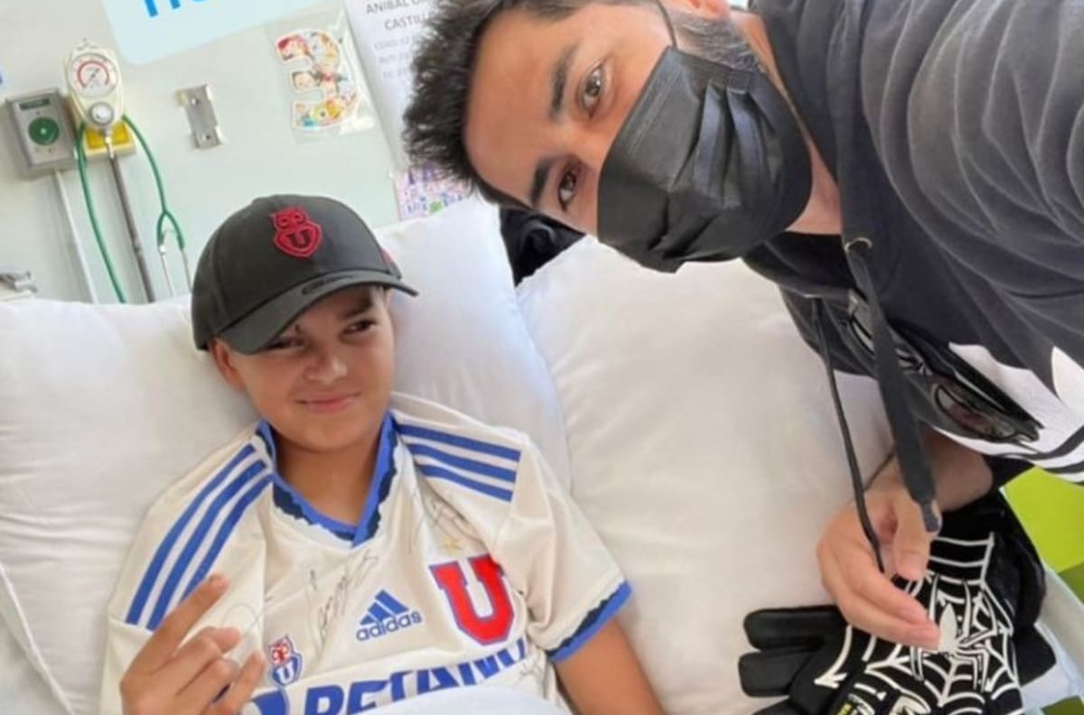 "Me sorprendió que se riera harto": Johnny Herrera contó detalles de su encuentro con arquero accidentado en la U