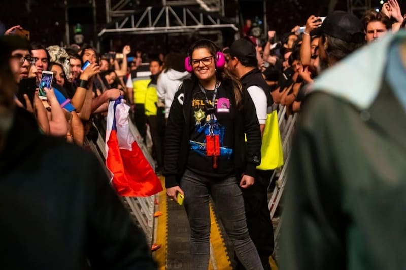 La directora de comunicaciones de DG Medio asegura que Chile es un país sin igual en materia musical comparado con el resto de la región.