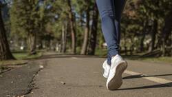 París ofrece zapatillas de mujer con hasta 64% de descuento: destacan marcas como Nike, Adidas y Skechers