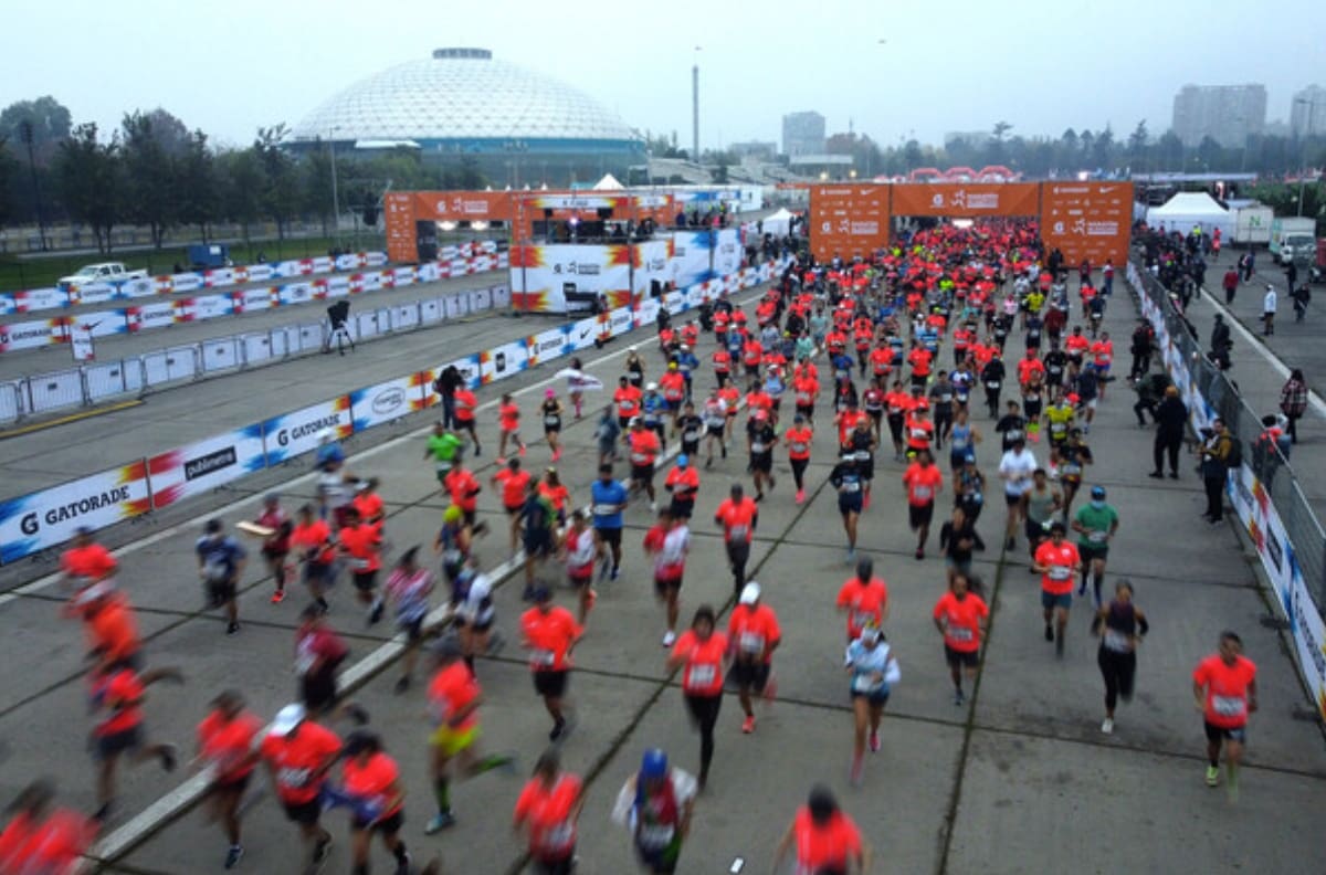 Maratón de Santiago: Usuarios denuncian alta congestión en calles en pleno Día de la Madre