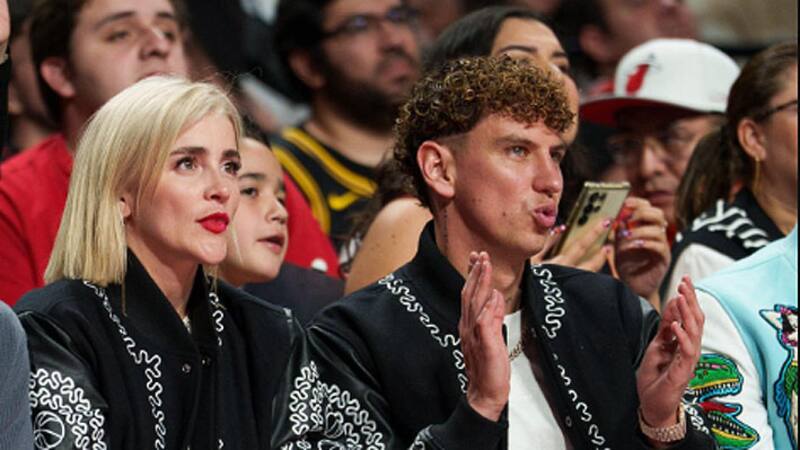 junto a Cassandra Sánchez.