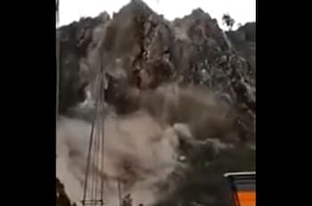 VIDEO | Perú: Deslizamiento de tierra dejó una persona fallecida y al menos 150 casas afectadas