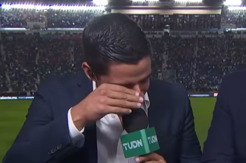 denunció en vivo censura de la federación mexicana.