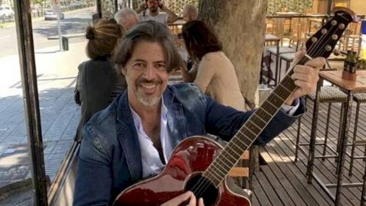 La nueva vida de Miguelo: Vende tortas a pedido con canto incluido