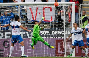 ¿Vuelve al fútbol chileno? Exjugador de la UC se despidió de su club y es jugador libre