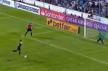 El insólito penal que le quitó la clasificación a The Strongest en Libertadores