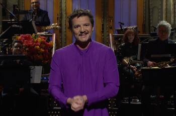 "Mis padres arrancaron de Pinochet": Pedro Pascal se emociona al hablar de su familia y resalta sus raíces chilenas en "SNL"
