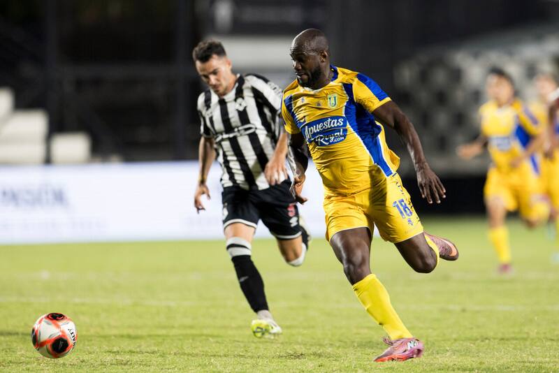 El Campanil no cayó en la Serie Río de La Plata. Foto: Agencia Aton.
