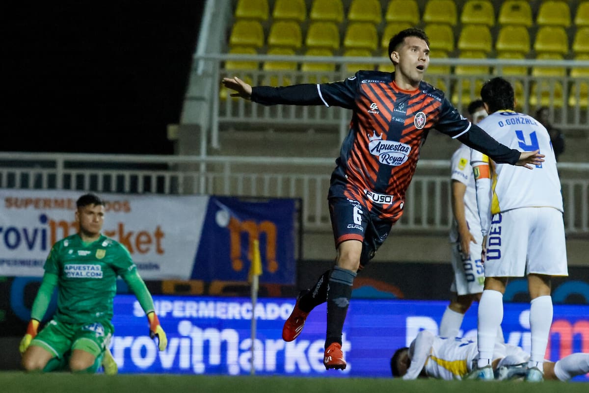 Deportes Limache golea a U. de Concepción y se toma la punta de la Liga de Primera | En Cancha Deportes Limache golea a U. de Concepción y se toma la punta de la Liga de Primera | En Cancha