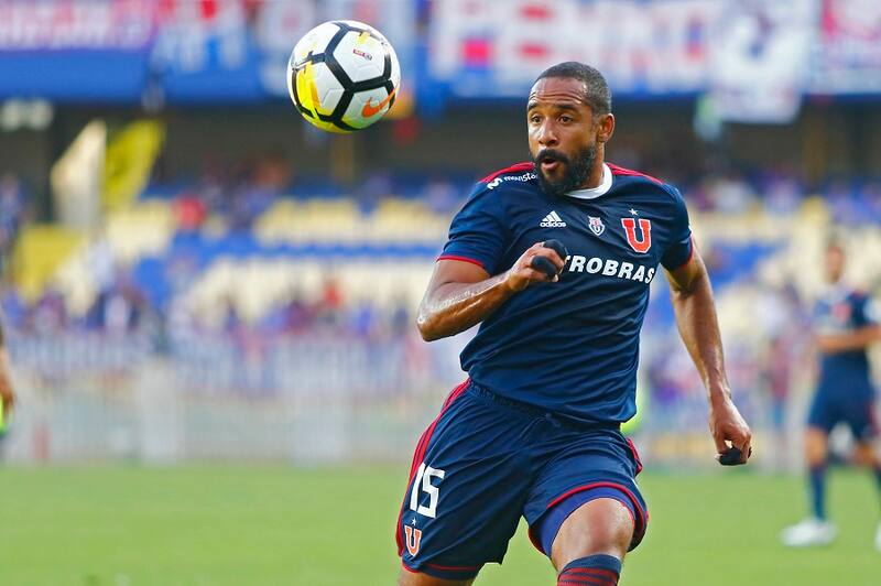 Futbol, Universidad de Chile vs Universitario de Peru
Partido amistoso
El jugador de Universidad de Chile Jean Beausejour disputa el balon durante el partido amistoso disputado en el Estadio Ester Roa, Concepcion, Chile
23/01/2019
Alejandro Zoñez/ Photosport
Football, Universidad de Chile vs Universitario de Peru
Friendly match
Universidad de Chile's player Jean Beausejour battles for the ball during the friendly football match held at the Ester Roa stadium in Concepcion, Chile.
23/01/2019
Alejandro Zoñez/ Photosport