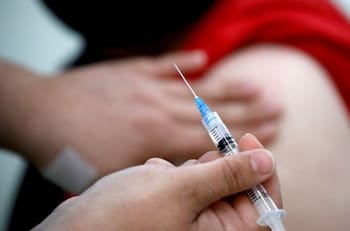 Calama: Corte de Apelaciones ordena que padres antivacunas cumplan con inoculación de su hijo