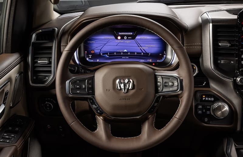 El interior de la RAM 1500 no cede en calidad de materiales