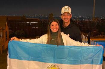 Fernando Zampedri sacó su bandera y celebró en familia el triunfo de Argentina en Copa América
