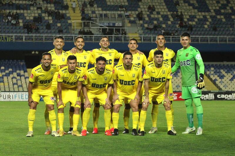 derrotó a Magallanes en su último partido bajo la atenta mirada de Felipe Gutiérrez. Foto: @FutbolUdeC en X.