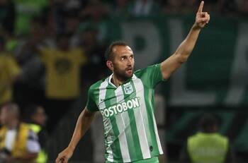 Barcos, Leal y Ribas se suman como alternativas para ser el "9" de la U