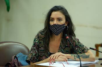 Camila Vallejo por el tercer retiro AFP: "Esperamos discutirlo durante la próxima semana"