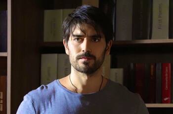 Dogan Bayraktar: el actor y modelo que sorprendió a los fanáticos de "Hercai" con su rol de Aslan Aslanbey