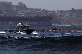 Denuncian derrame de queroseno en mar de Caldera: Gobierno anuncia acciones