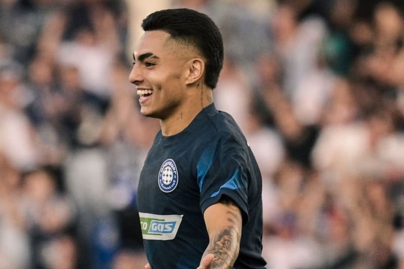 El extremo manifestó su deseo de volver a Colo Colo. Foto: Instagram FC Orenburg.