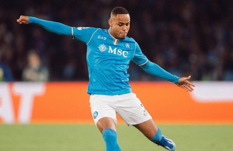 El zaguero brasileño podría partir cedido al Betis de Manuel Pellegrini. Créditos: @natansouza04.