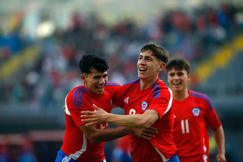 Debuta ante Argentina en el torneo en España.