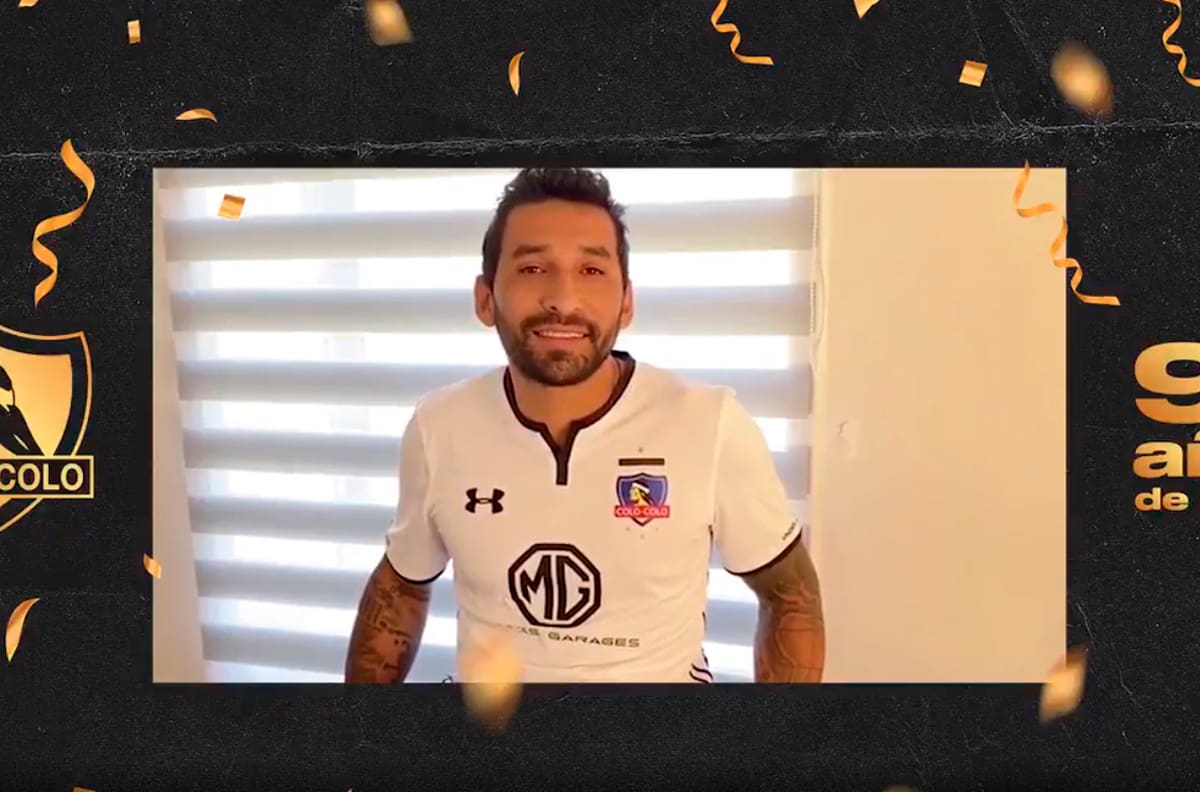 Los embajadores de Colo Colo saludan al club en su aniversario 95