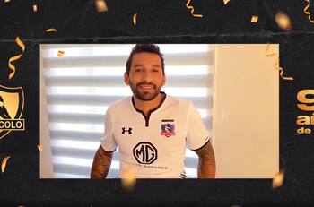 Los embajadores de Colo Colo saludan al club en su aniversario 95