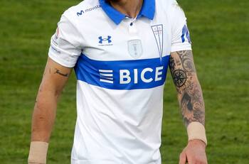 Figura de la UC mostró orgulloso el haber ido a votar en las Primarias Presidenciales