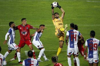 Con un chileno en cancha: La Conmebol eligió al equipo ideal de la semana en Copa Sudamericana