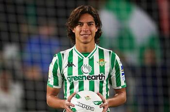 Se confirmó positivo de COVID-19 en equipo de Claudio Bravo